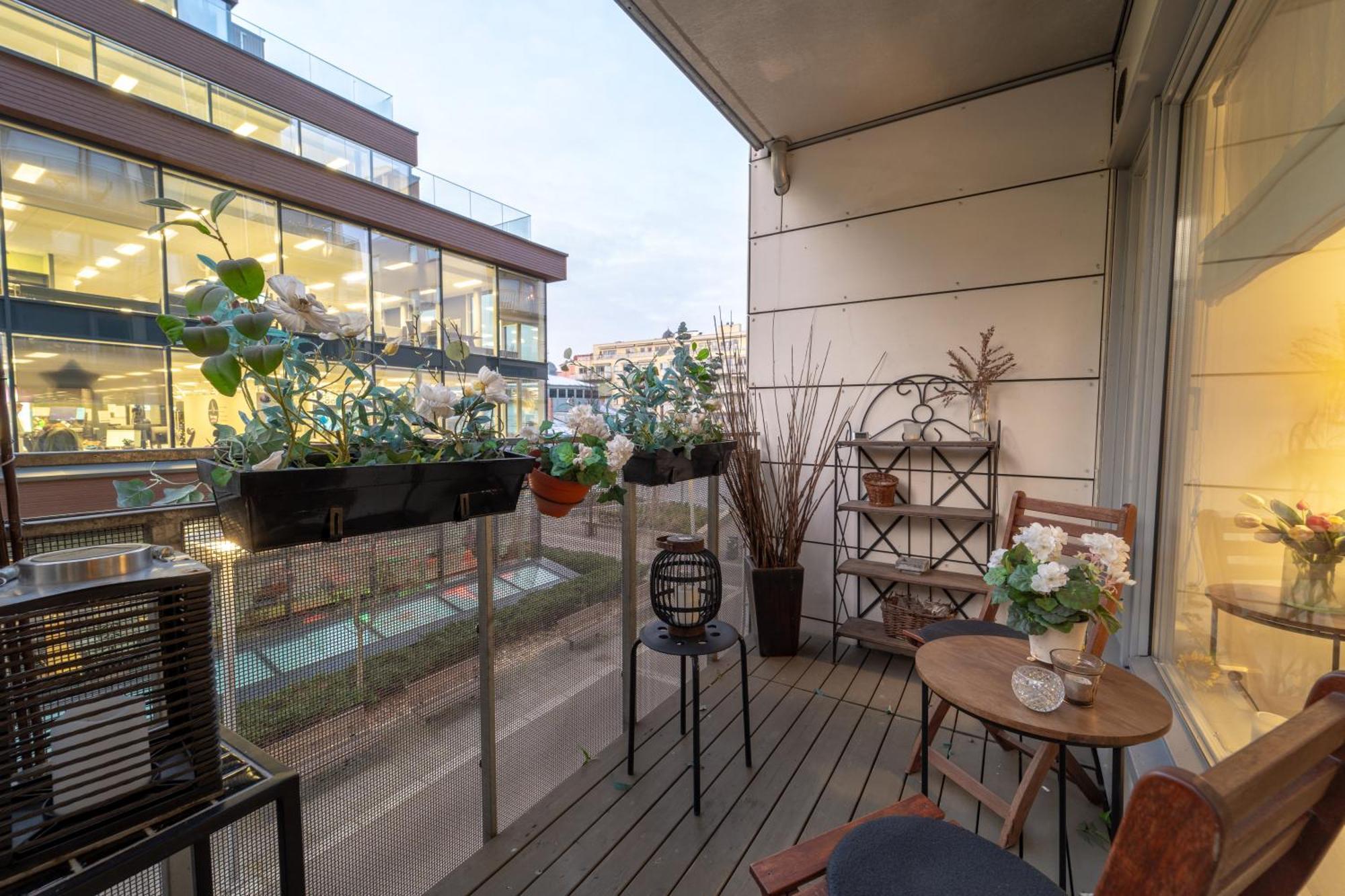 Premier Location By S, Bus Terminal & Markets Apartment *