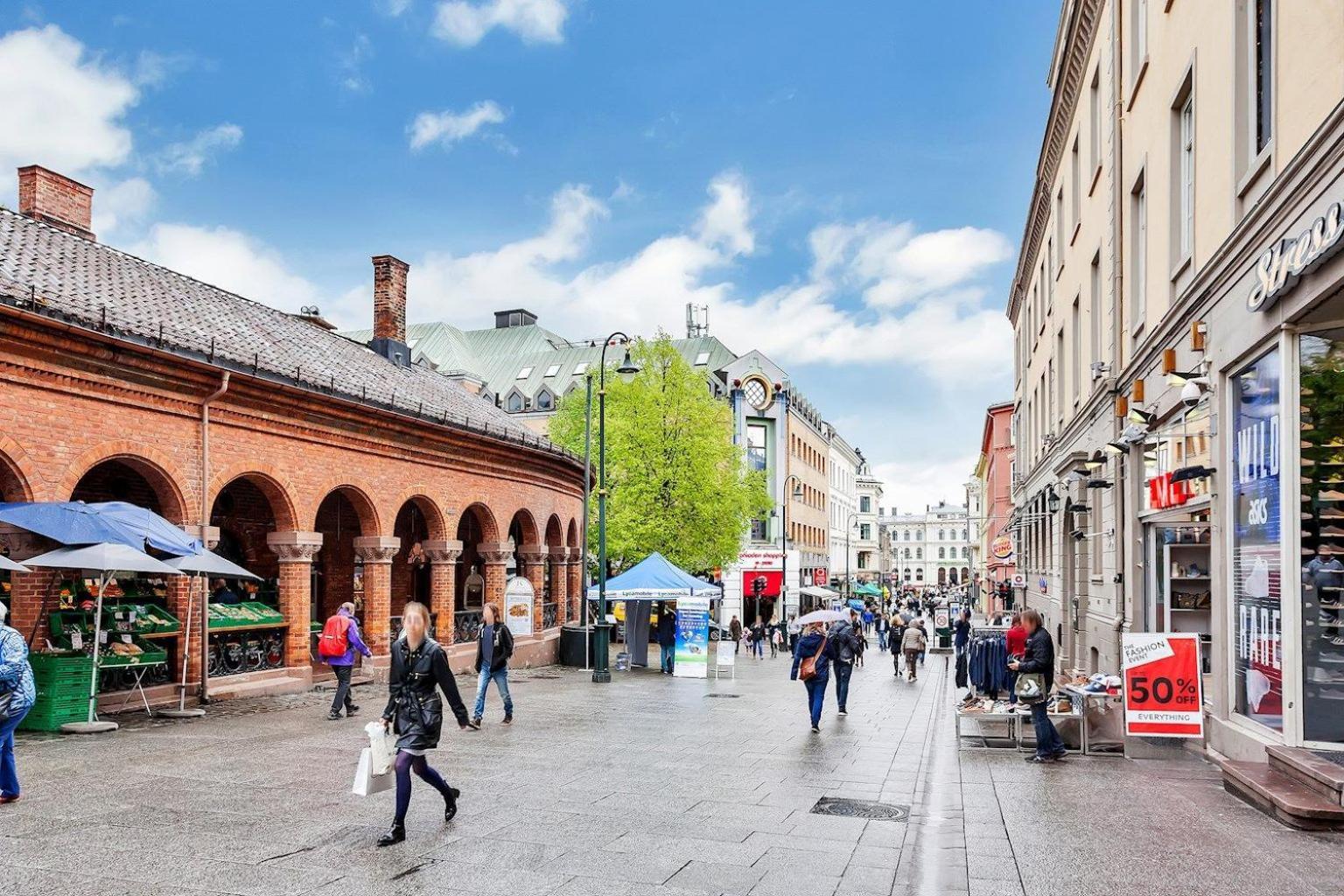 Premier Location By S, Bus Terminal & Markets Apartment Oslo